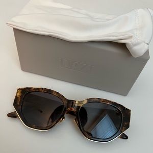 DEZI Sunglasses- Charge It